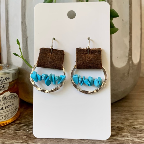 • [Handmade] Boho Beaded Earrings • - Picture 2 of 14